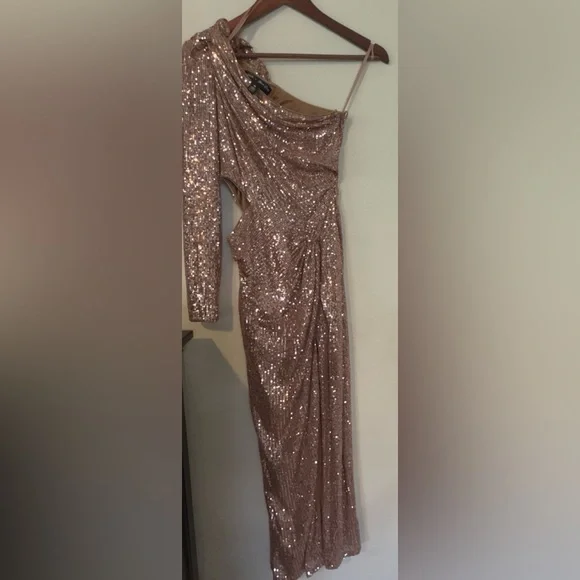 Sparkling Rose Gold Sequin Gown - Picture 5 of 5